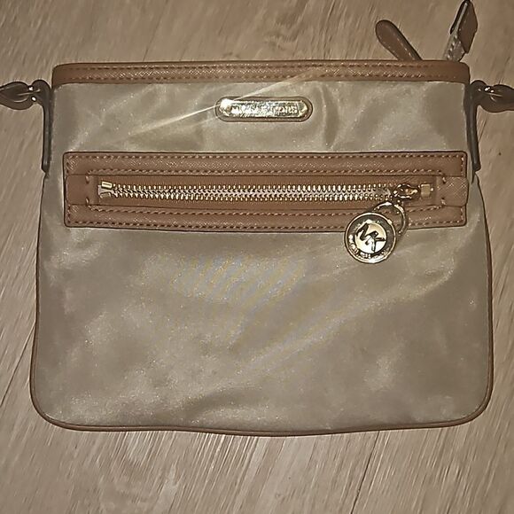 Michael Kors Olive Tan Canvas, Leather Trim, Crossbody - Picture 2 of 4